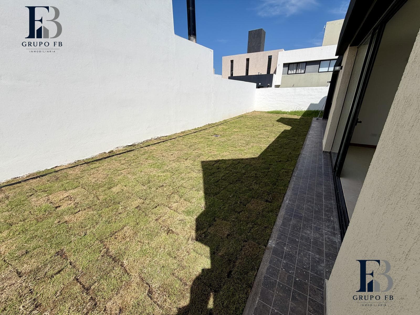 DESIGNER HOME IN COLINAS DE MANANTIALES