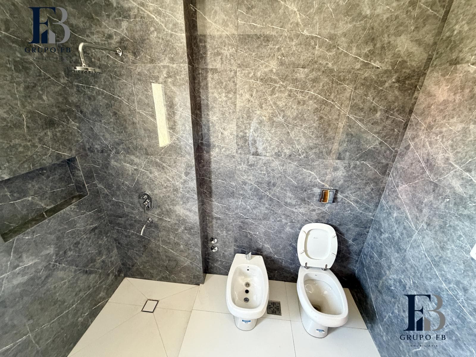 DESIGNER HOME IN COLINAS DE MANANTIALES