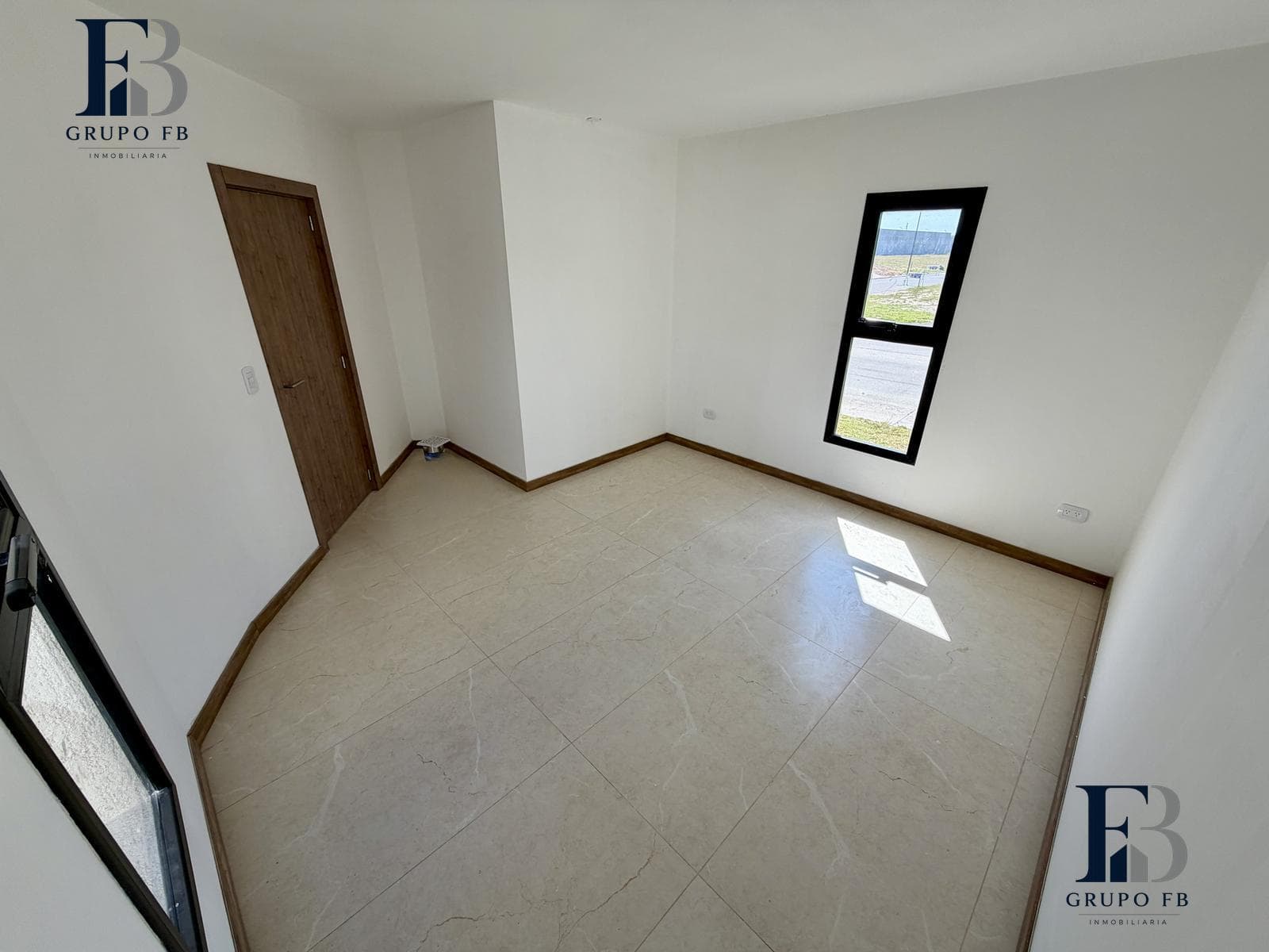 DESIGNER HOME IN COLINAS DE MANANTIALES