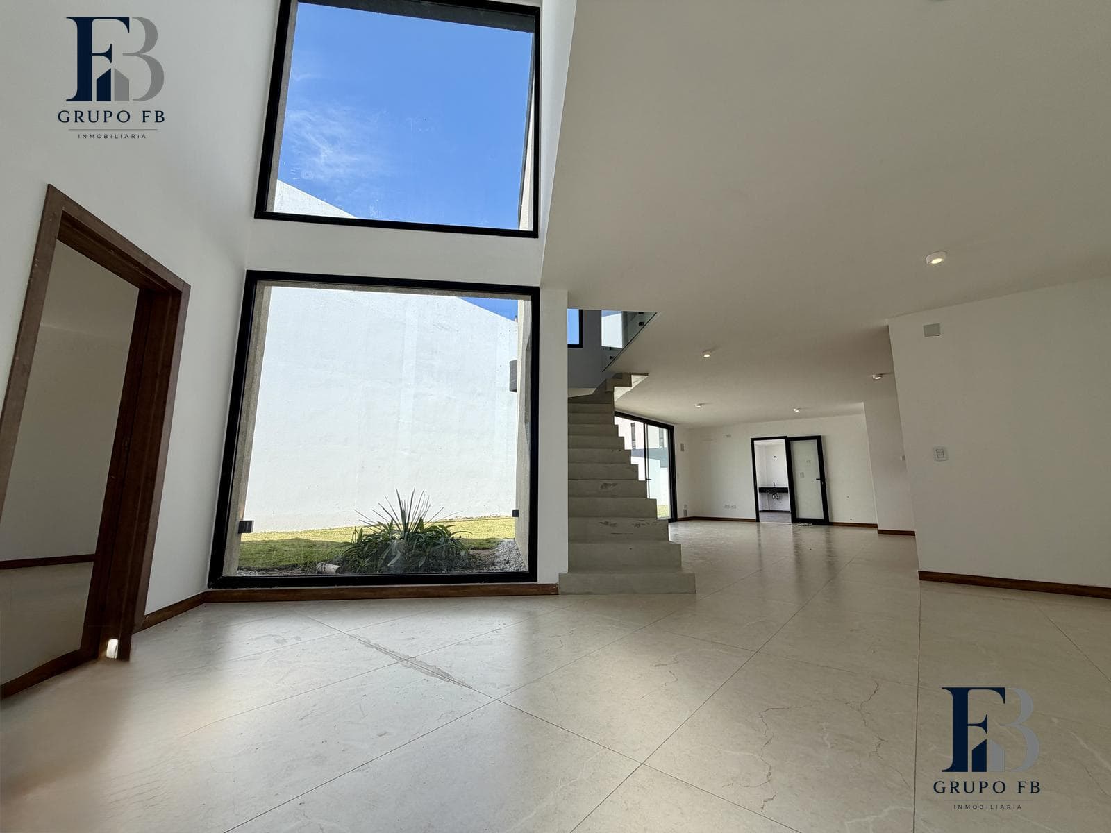 DESIGNER HOME IN COLINAS DE MANANTIALES