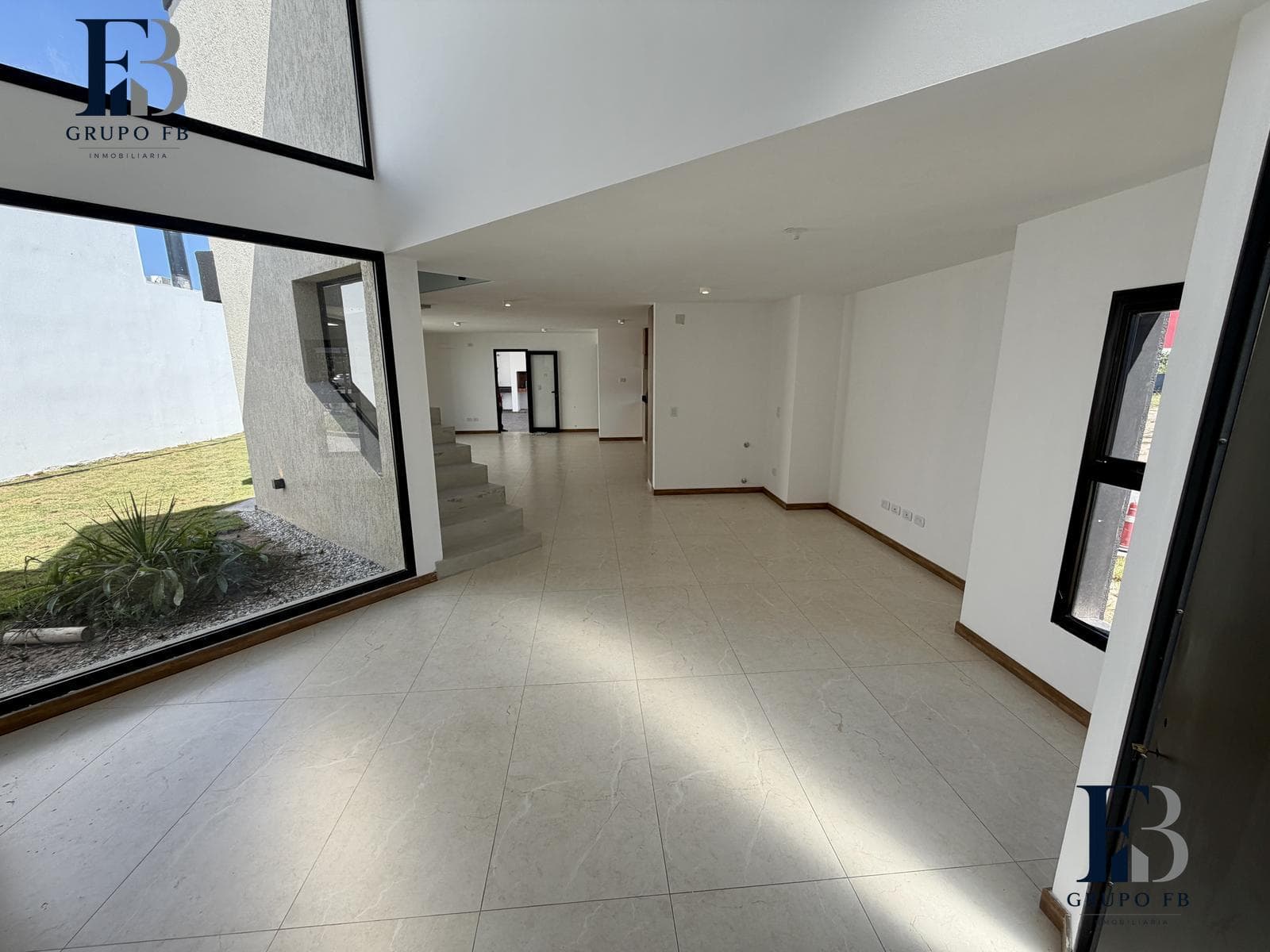 DESIGNER HOME IN COLINAS DE MANANTIALES