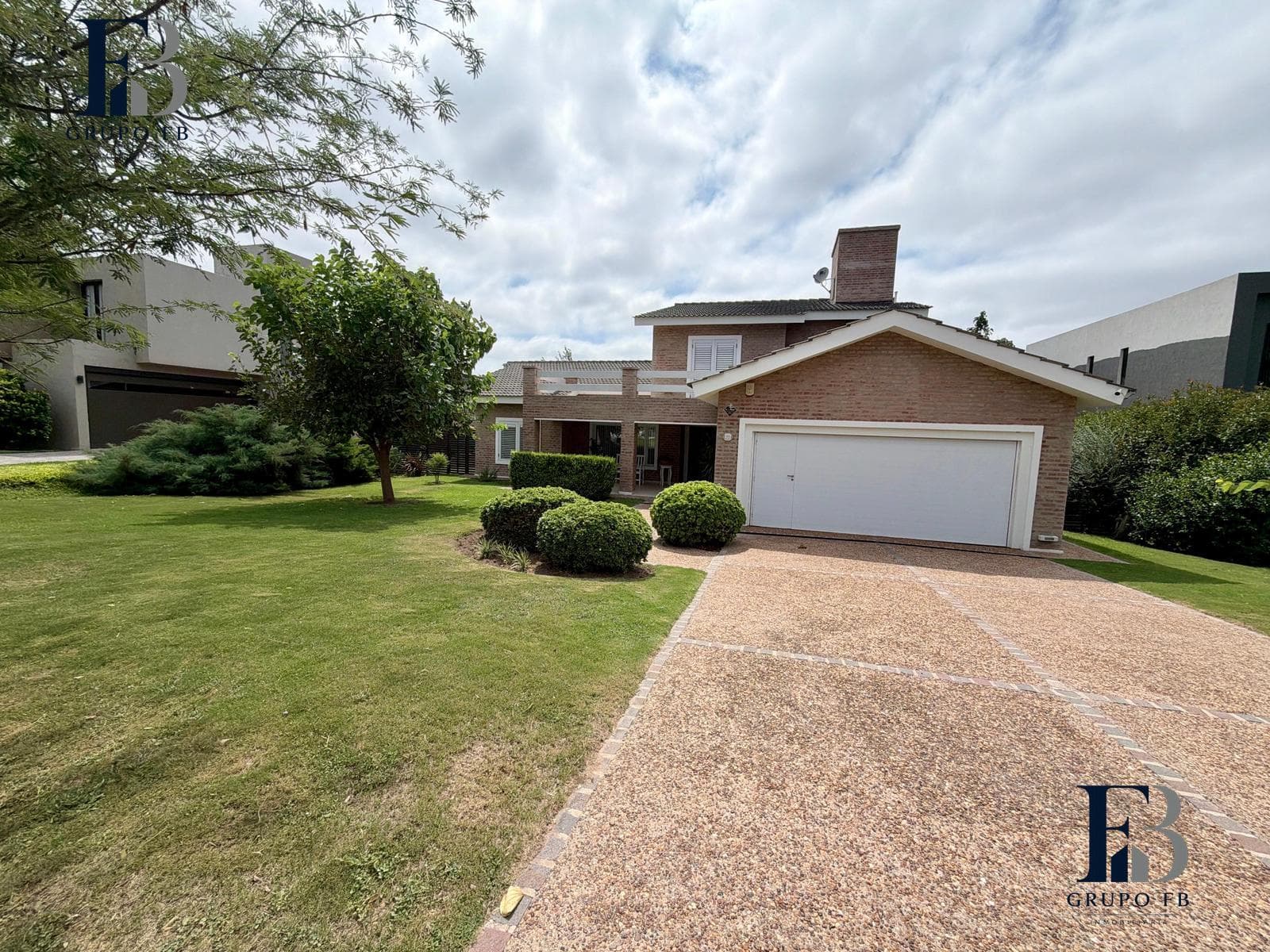 HOUSE IN COUNTRY LA CASCADA - WITH A VIEW OF THE GOLF COURSE