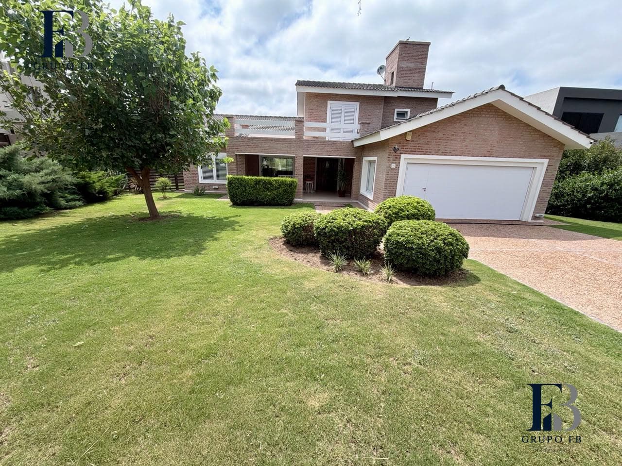 HOUSE IN COUNTRY LA CASCADA - WITH A VIEW OF THE GOLF COURSE