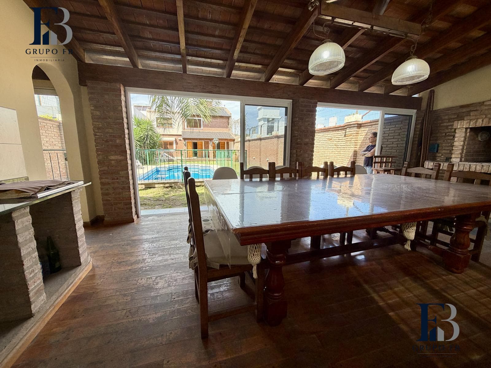 4-BEDROOM HOUSE WITH POOL AND BARBECUE AREA IN MAIPU 2