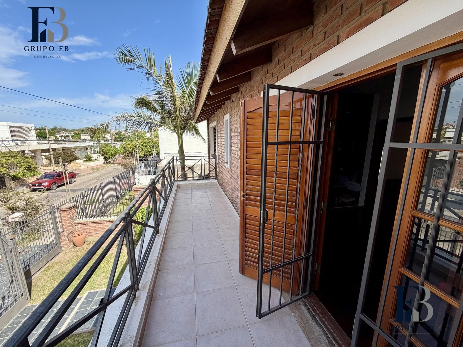4-BEDROOM HOUSE WITH POOL AND BARBECUE AREA IN MAIPU 2