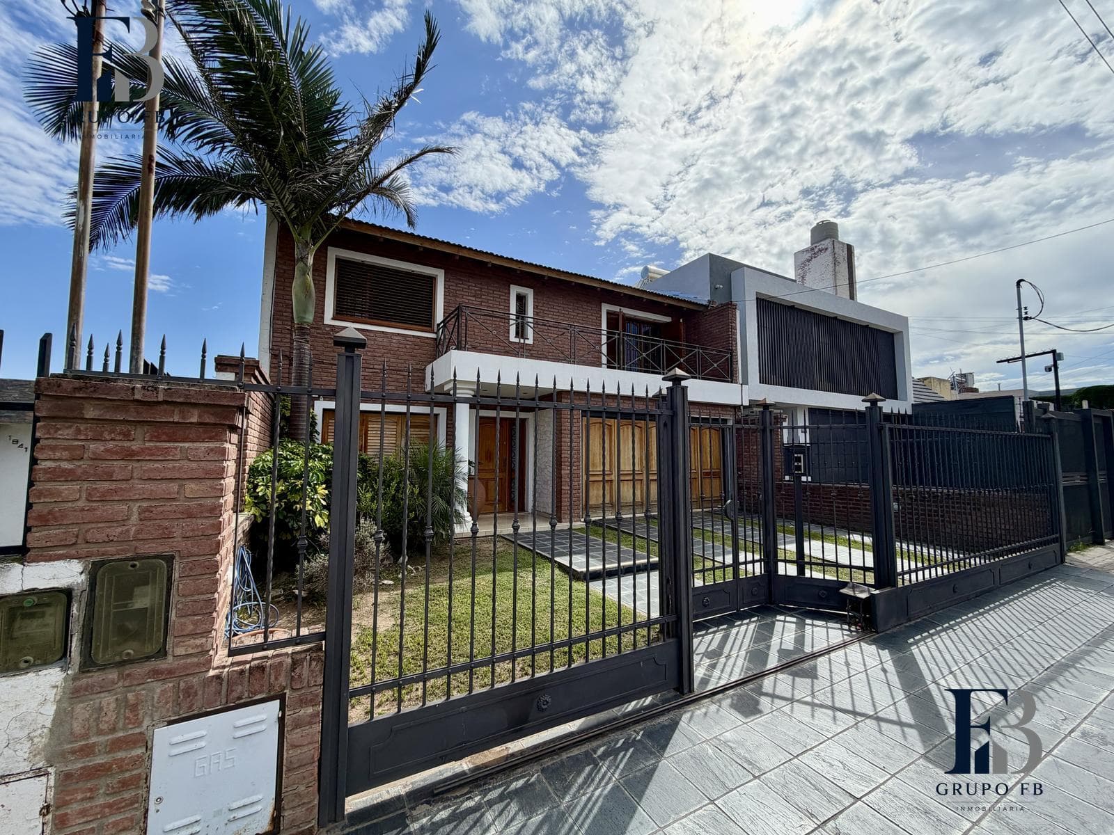 4-BEDROOM HOUSE WITH POOL AND BARBECUE AREA IN MAIPU 2