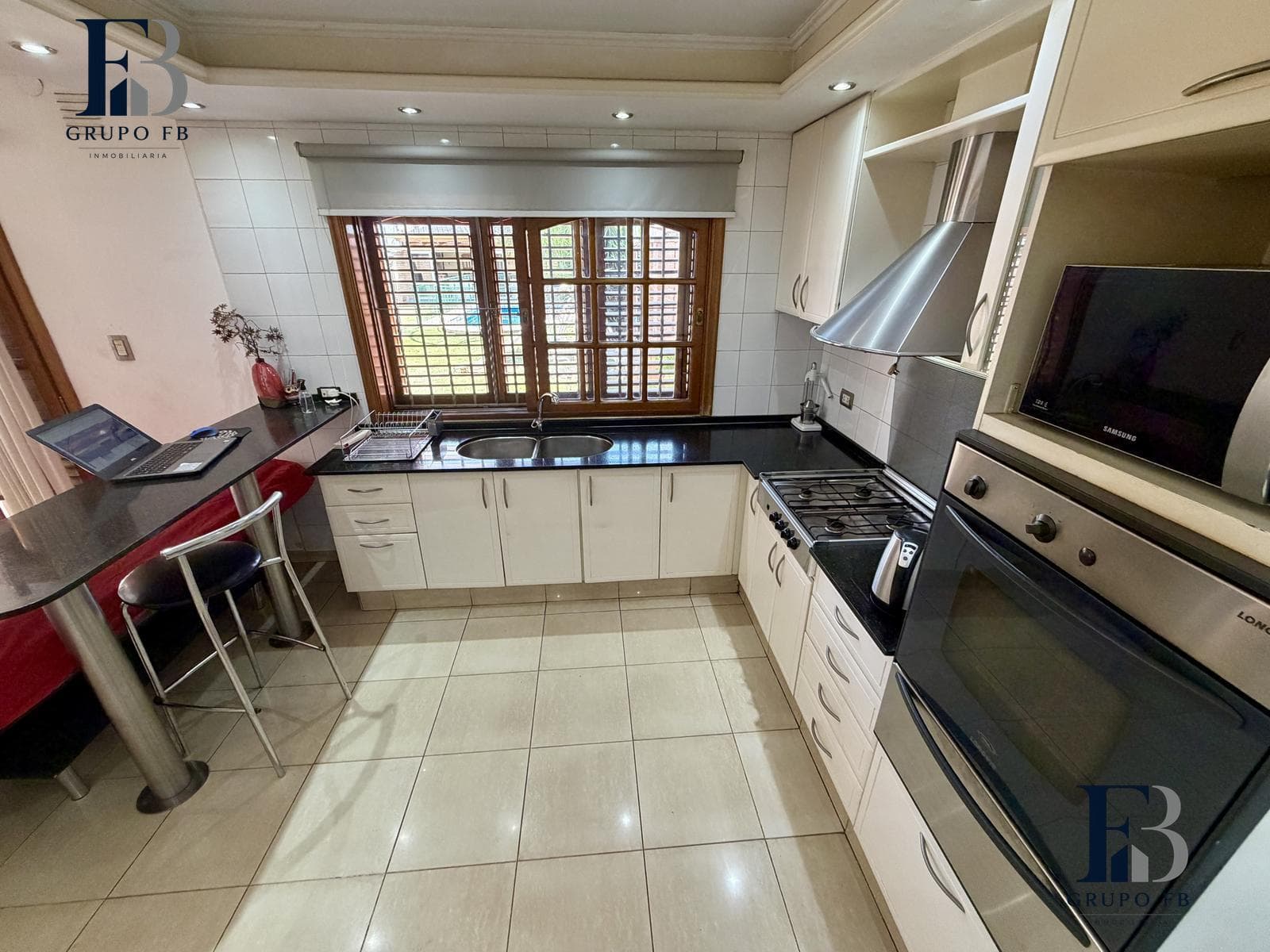 4-BEDROOM HOUSE WITH POOL AND BARBECUE AREA IN MAIPU 2