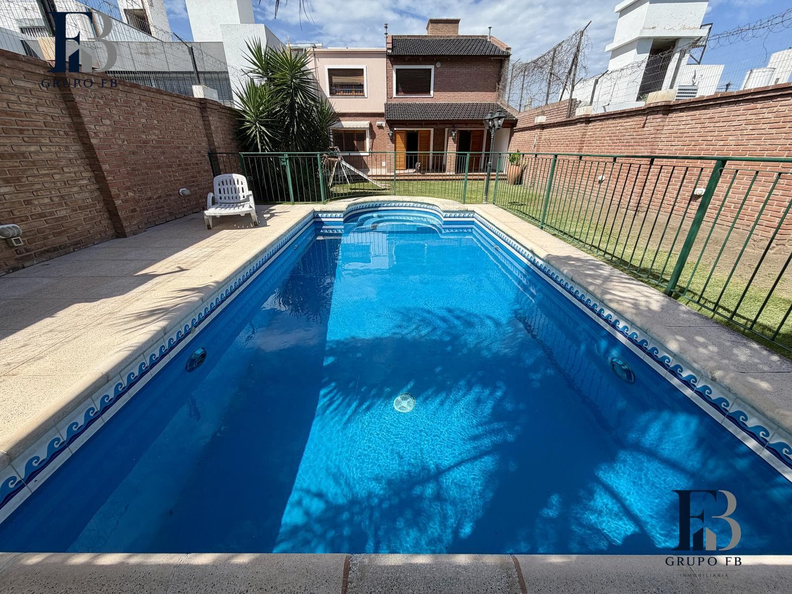 4-BEDROOM HOUSE WITH POOL AND BARBECUE AREA IN MAIPU 2