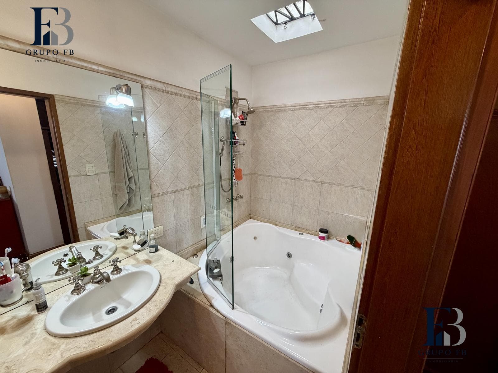 4-BEDROOM HOUSE WITH POOL AND BARBECUE AREA IN MAIPU 2
