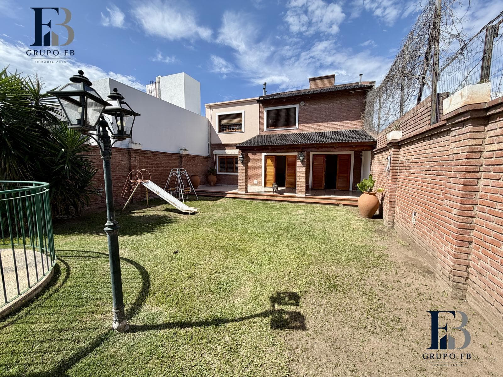 4-BEDROOM HOUSE WITH POOL AND BARBECUE AREA IN MAIPU 2