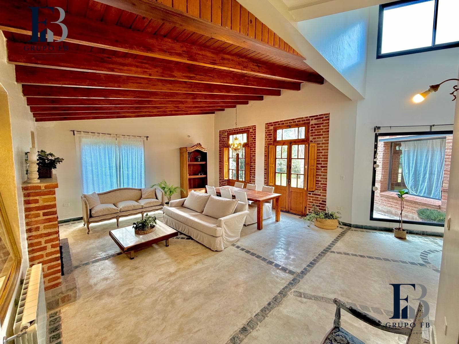 UPSCALE HOME IN CAMPOS DEL VIRREY