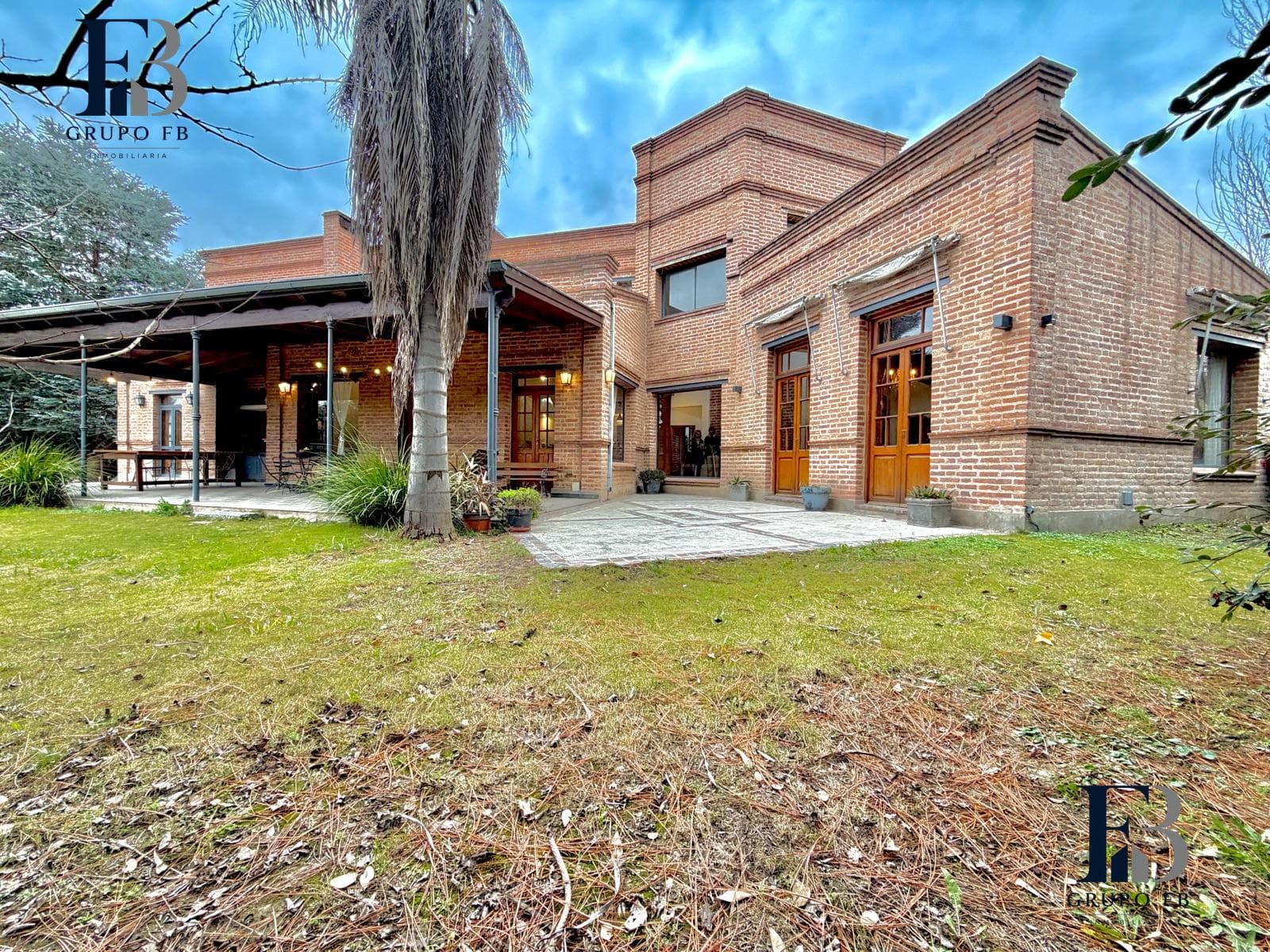 UPSCALE HOME IN CAMPOS DEL VIRREY