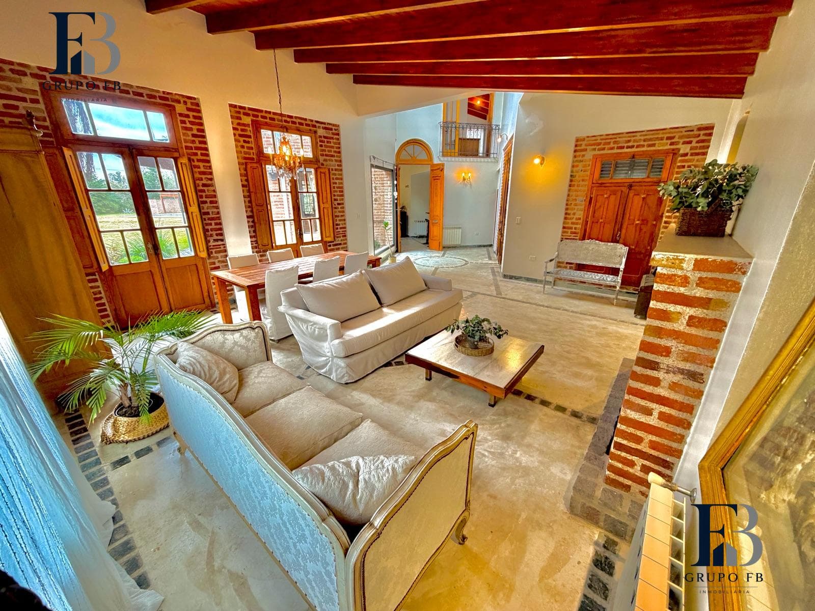 UPSCALE HOME IN CAMPOS DEL VIRREY