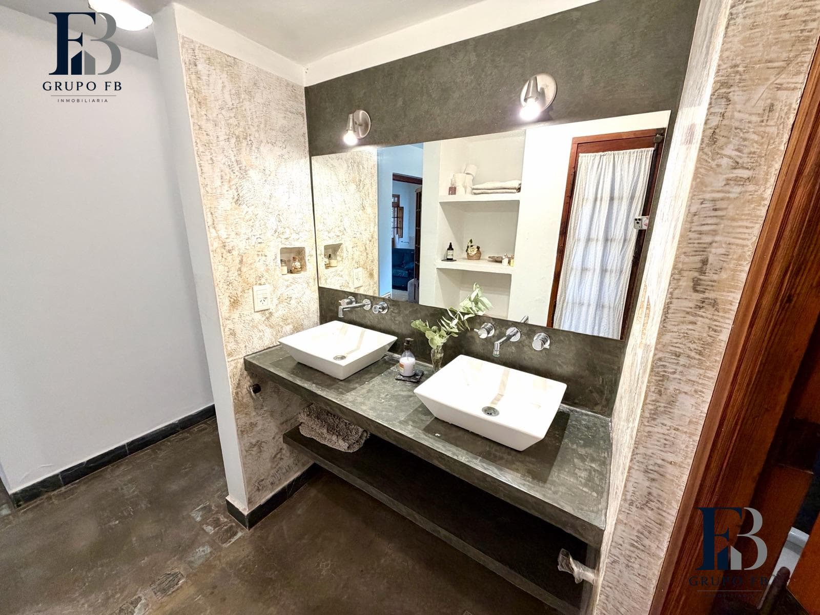 UPSCALE HOME IN CAMPOS DEL VIRREY