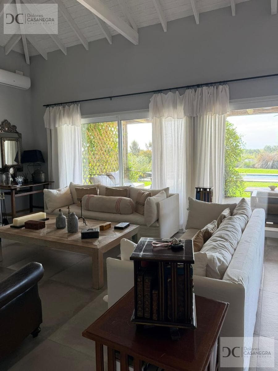House for Sale in Pueblo Mío