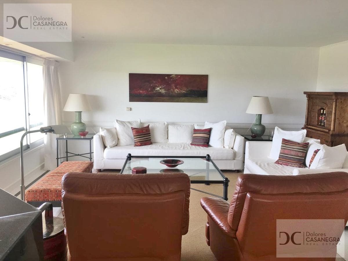 4-Bedroom Apartment for Short-Term Rent - Playa Brava, Stop 32