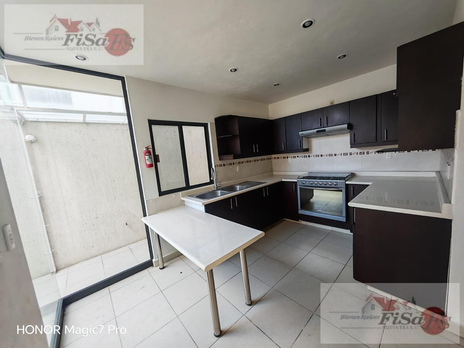 HOUSE FOR RENT - MILENIO III SUBDIVISION