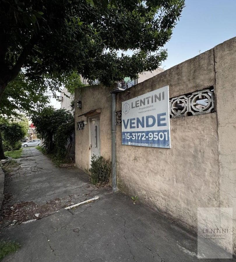 FOR SALE: 3-ROOM APARTMENT IN MARTIN CORONADO