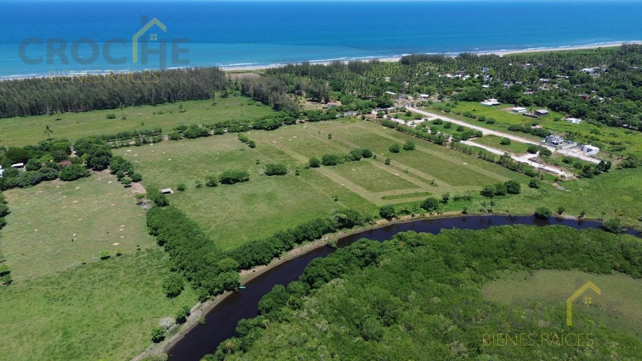 Land for sale in the Costa Esmeralda area of Veracruz, Riachuelos Finca Real, on the beachfront