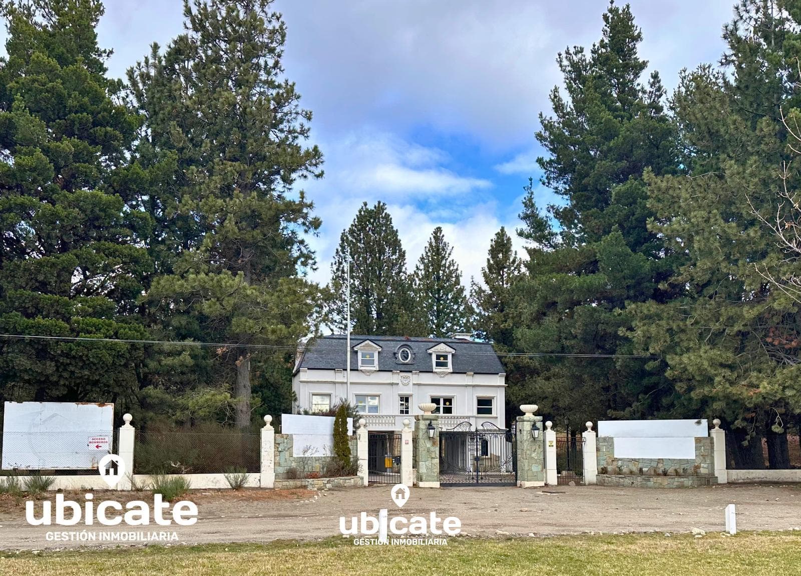 Land for sale in a gated community 5' from downtown