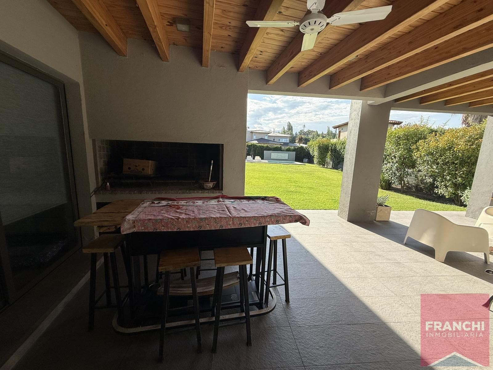House in Chacras De Coria