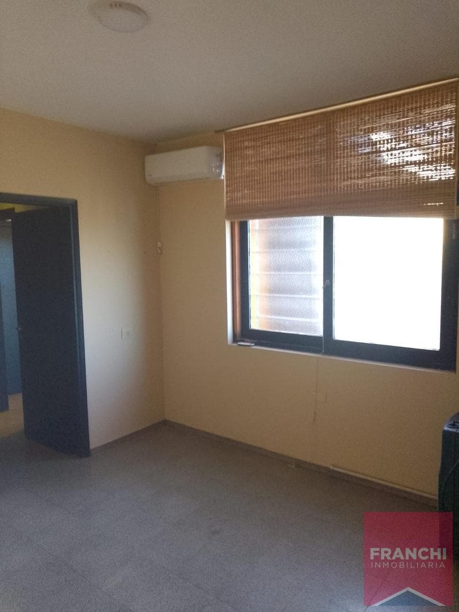 Office in Chacras De Coria