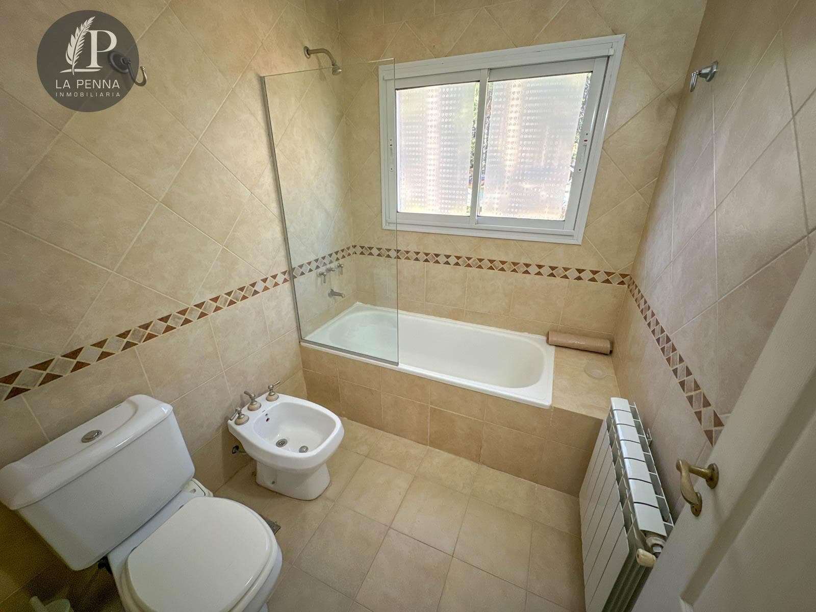 HOUSE FOR SALE IN PINAMAR NORTE