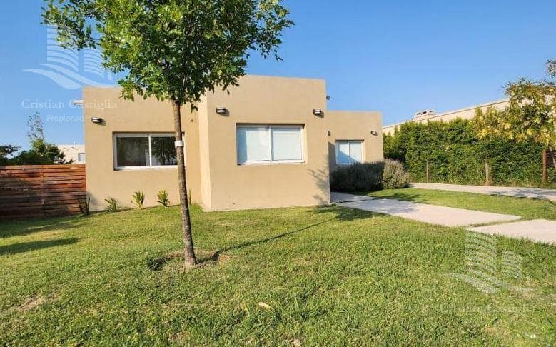 For Sale - 4-Room House, Garden - San Gabriel, Villanueva