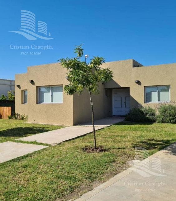 For Sale - 4-Room House, Garden - San Gabriel, Villanueva