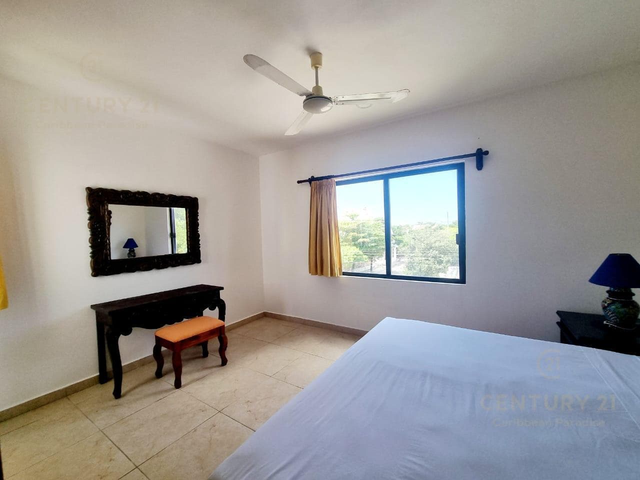 En renta departamento amueblado 1 recámara , Av. constituyentes, Playa del Carmen P3705