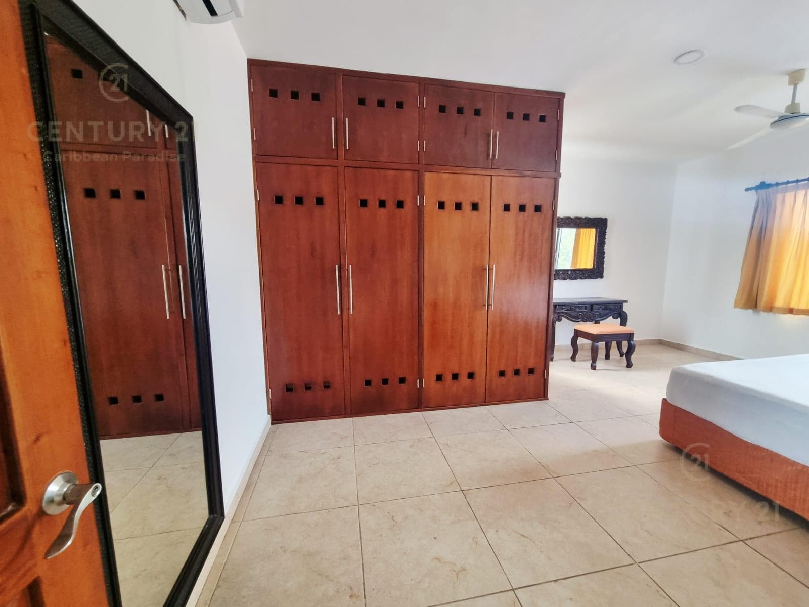 En renta departamento amueblado 1 recámara , Av. constituyentes, Playa del Carmen P3705