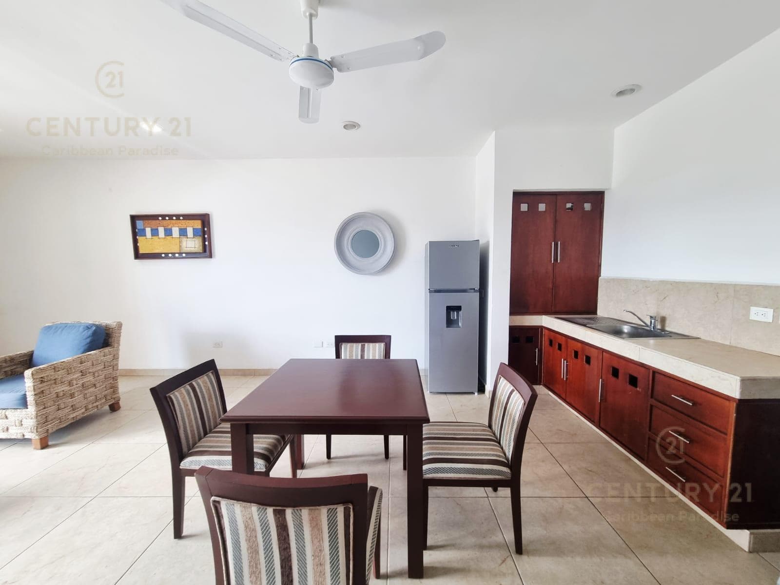 Dpto 1 rec sin muebles Av. Constituyentes Playa del Carmen P3717