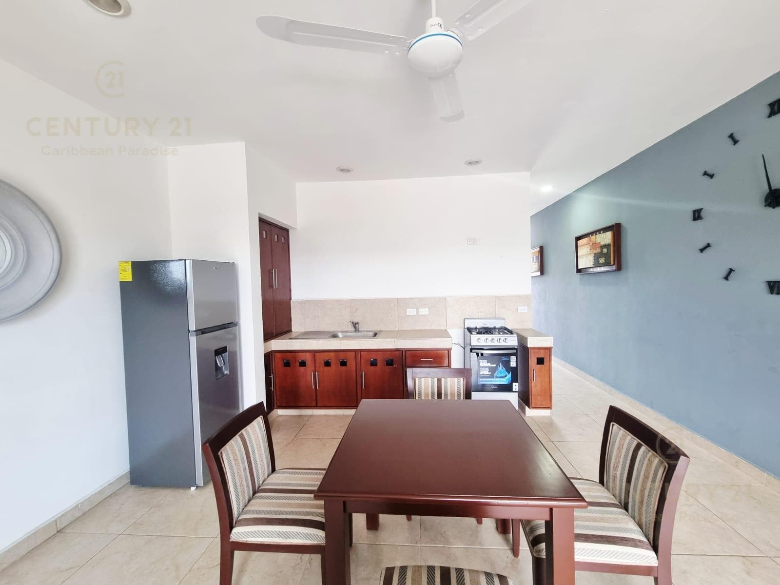Dpto 1 rec sin muebles Av. Constituyentes Playa del Carmen P3717