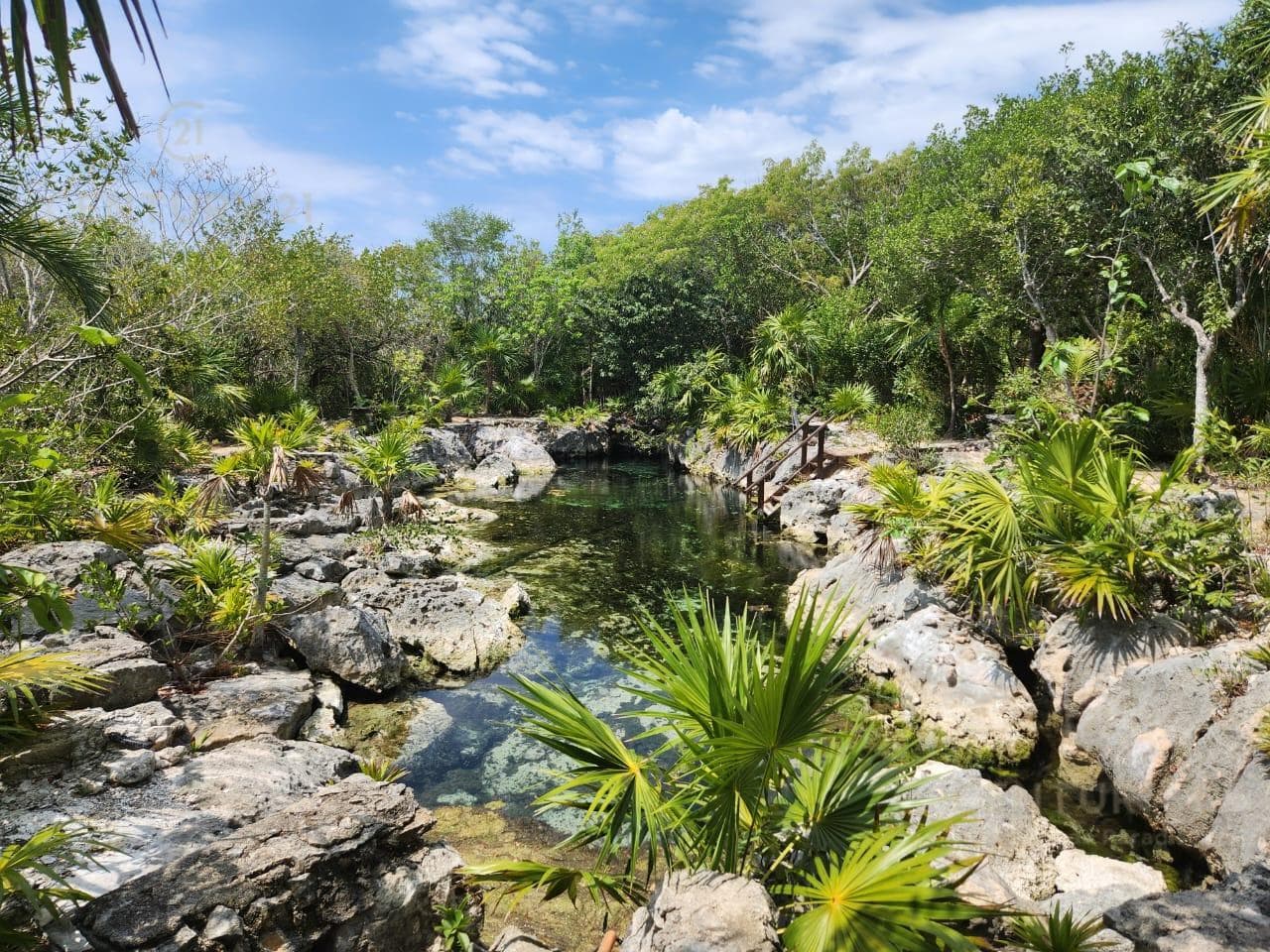 Se vende hermosa casa en condominio con seguridad con acceso a laguna de aguas cristalinas en Akumal P3725