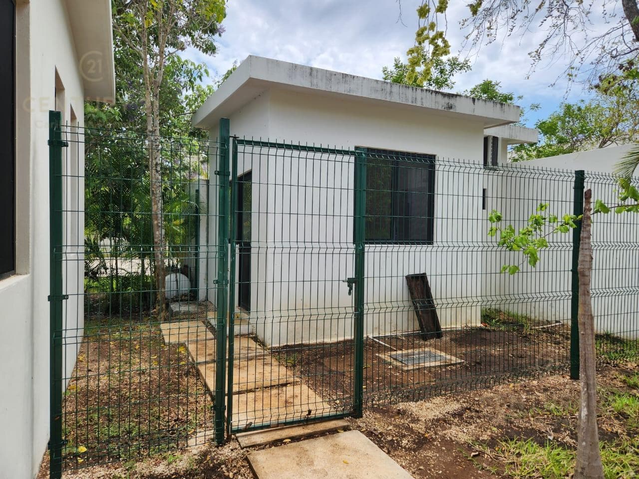 Se vende hermosa casa en condominio con seguridad con acceso a laguna de aguas cristalinas en Akumal P3725