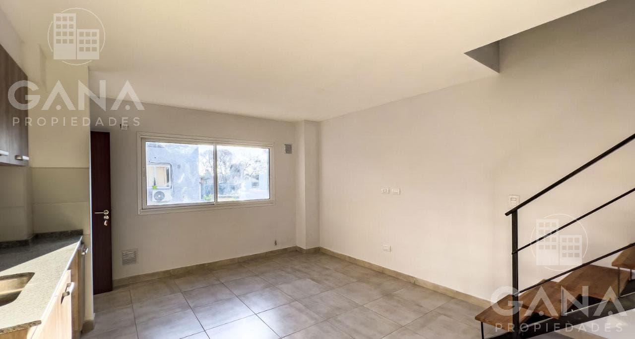 For sale in Echesortu, Rosario: 1-bedroom apartment with a private terrace and garage