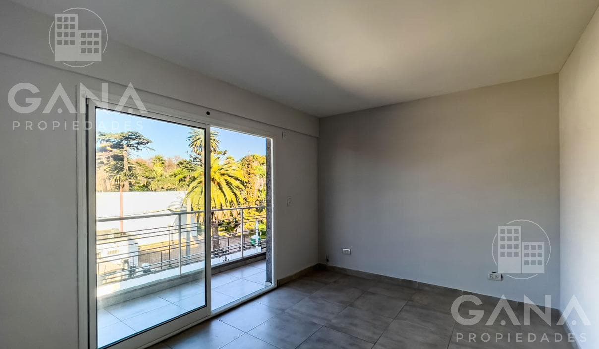 For sale in Echesortu, Rosario: 1-bedroom apartment with a private terrace and garage