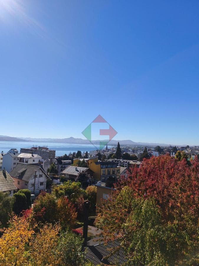 Apartment with a lake view at Belgrano 240, with a garage and storage room. Belgrano neighborhood.