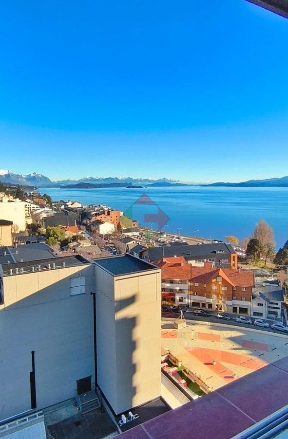 Apartment with a view of Lake Nahuel Huapi, in downtown Bariloche!! NEW PRICE! Suitable for tourists