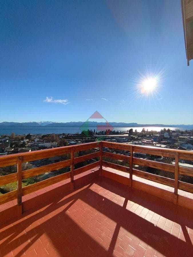 Spacious and bright duplex for sale on Mitre Street with 4 bedrooms and an office. NEW ASKING PRICE!