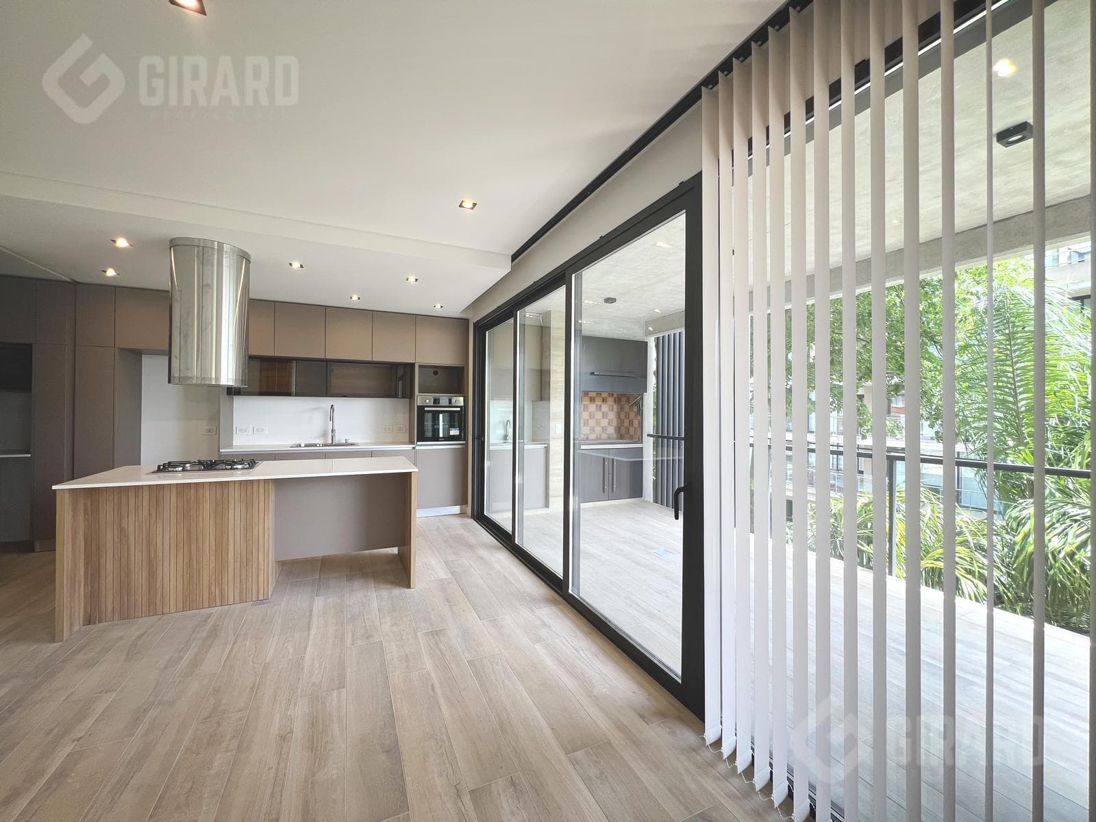 4-room apartment for sale in the Guemes neighborhood. 2 parking spaces. Brand new.