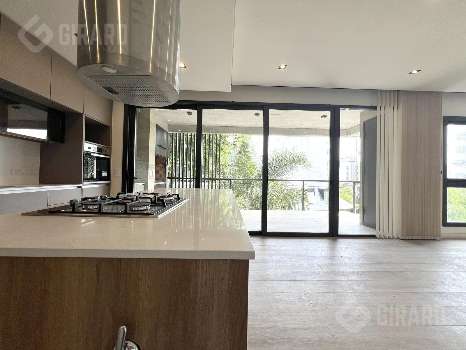 4-room apartment for sale in the Guemes neighborhood. 2 parking spaces. Brand new.