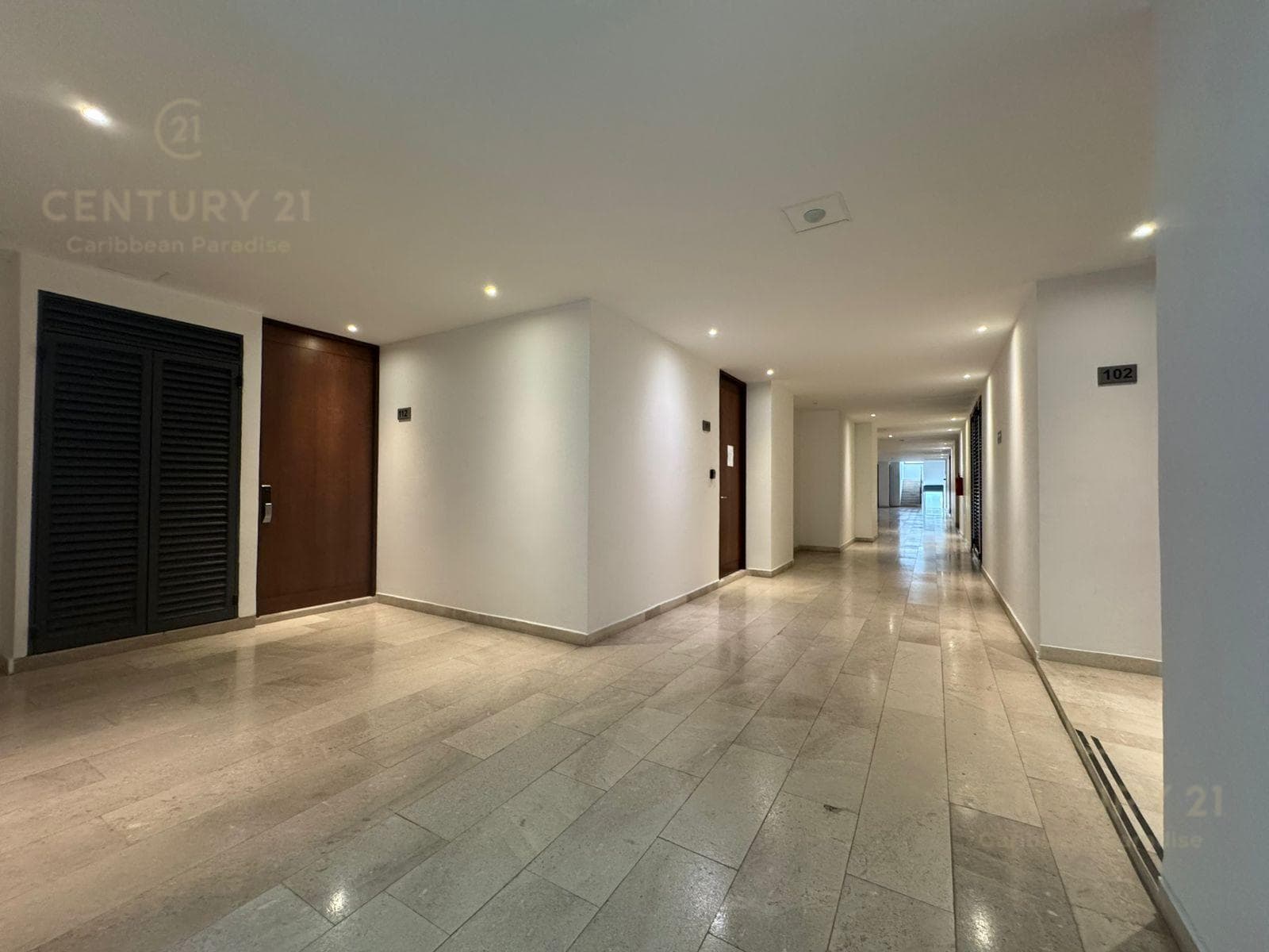 Renta Departamento Amueblado con Jacuzzi Cruz con Mar | Playa del Carmen | P3786