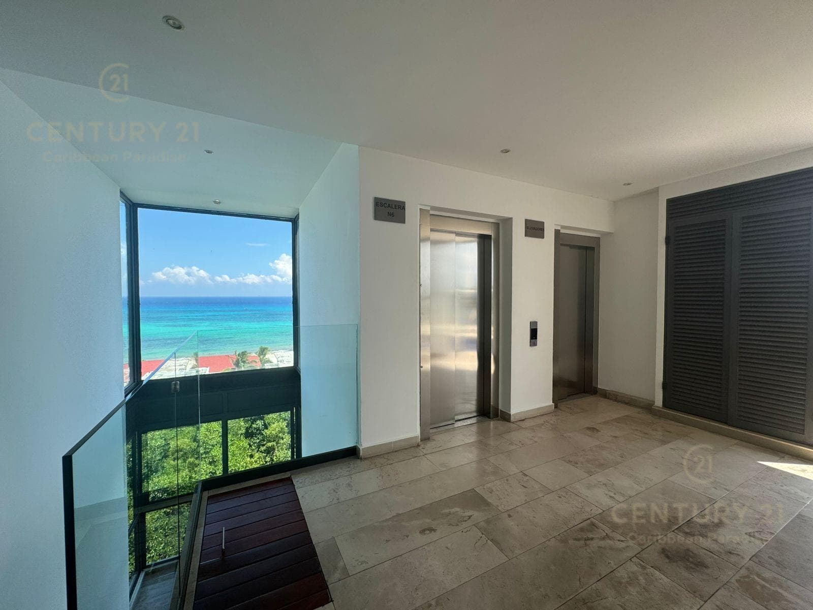 Renta Departamento Amueblado con Jacuzzi Cruz con Mar | Playa del Carmen | P3786