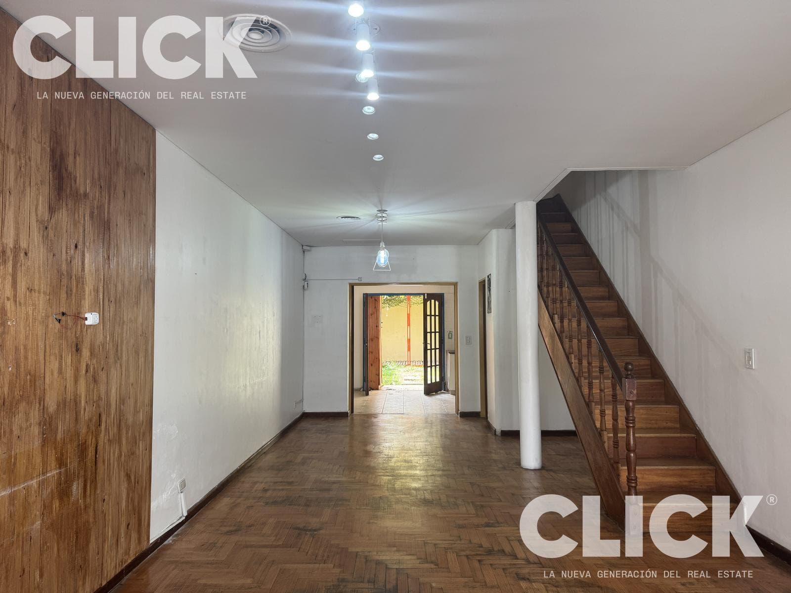 For Rent - 3-story duplex house with patio and garage - Saavedra