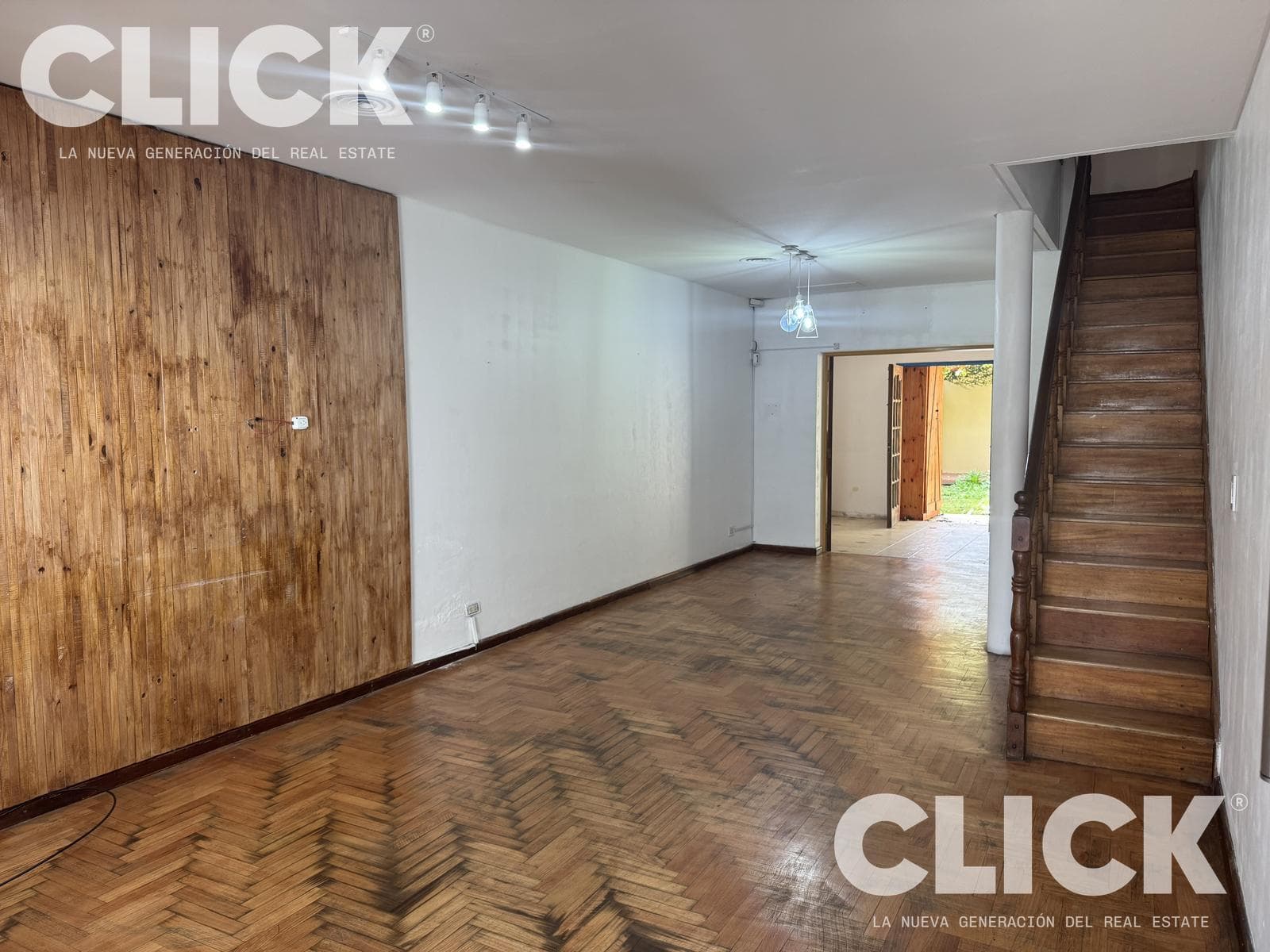 For Rent - 3-story duplex house with patio and garage - Saavedra
