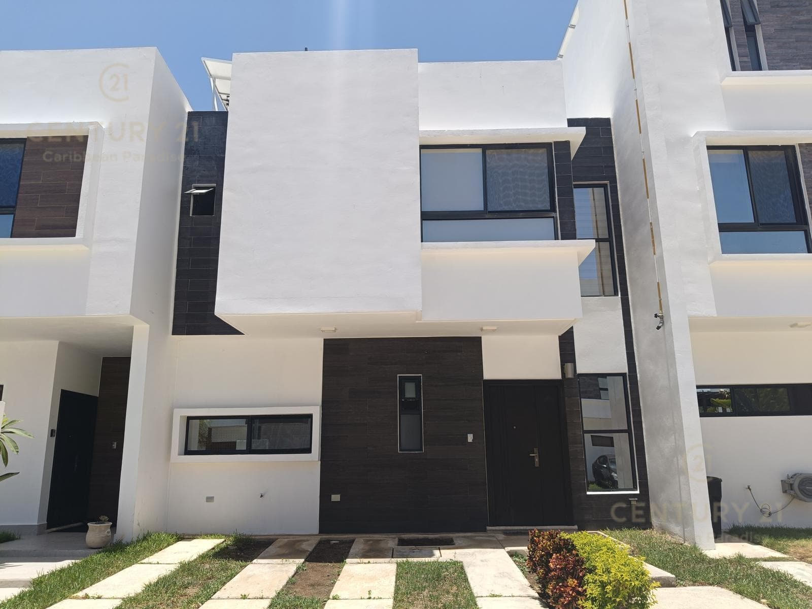 BEAUTIFUL FURNISHED HOUSE FOR RENT IN EL ENCUENTRO, PLAYA DEL CARMEN P3871