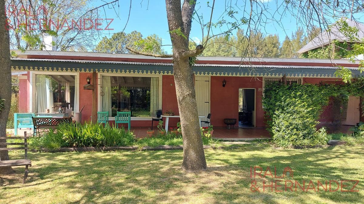 Farmhouse-Style House with Pool for Sale at the Haras el Malacate Country Club