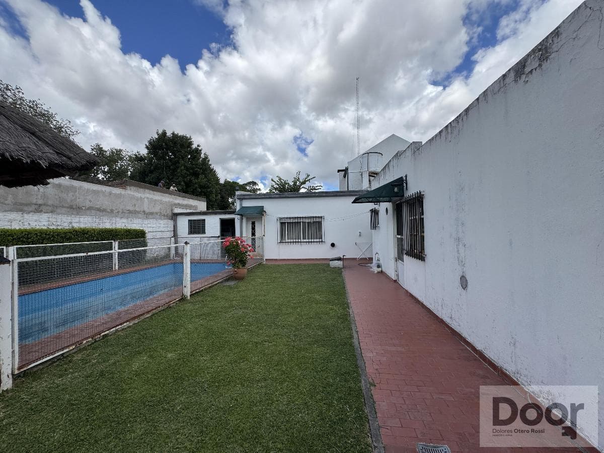 Lot for sale in a prime location in Gonnet
