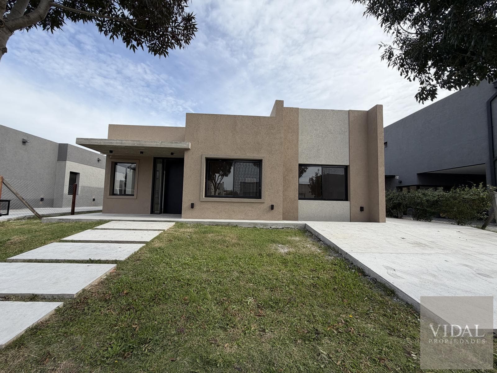 House in Santo Tomas